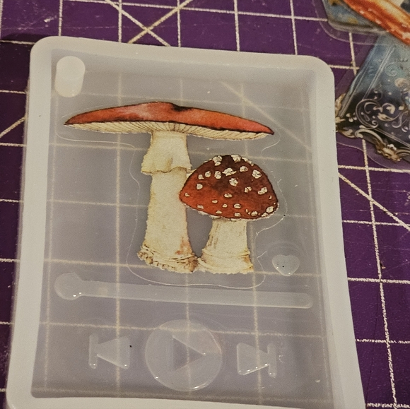 Custom Made Epoxy Spotify Keychain - Picture 3 of 8